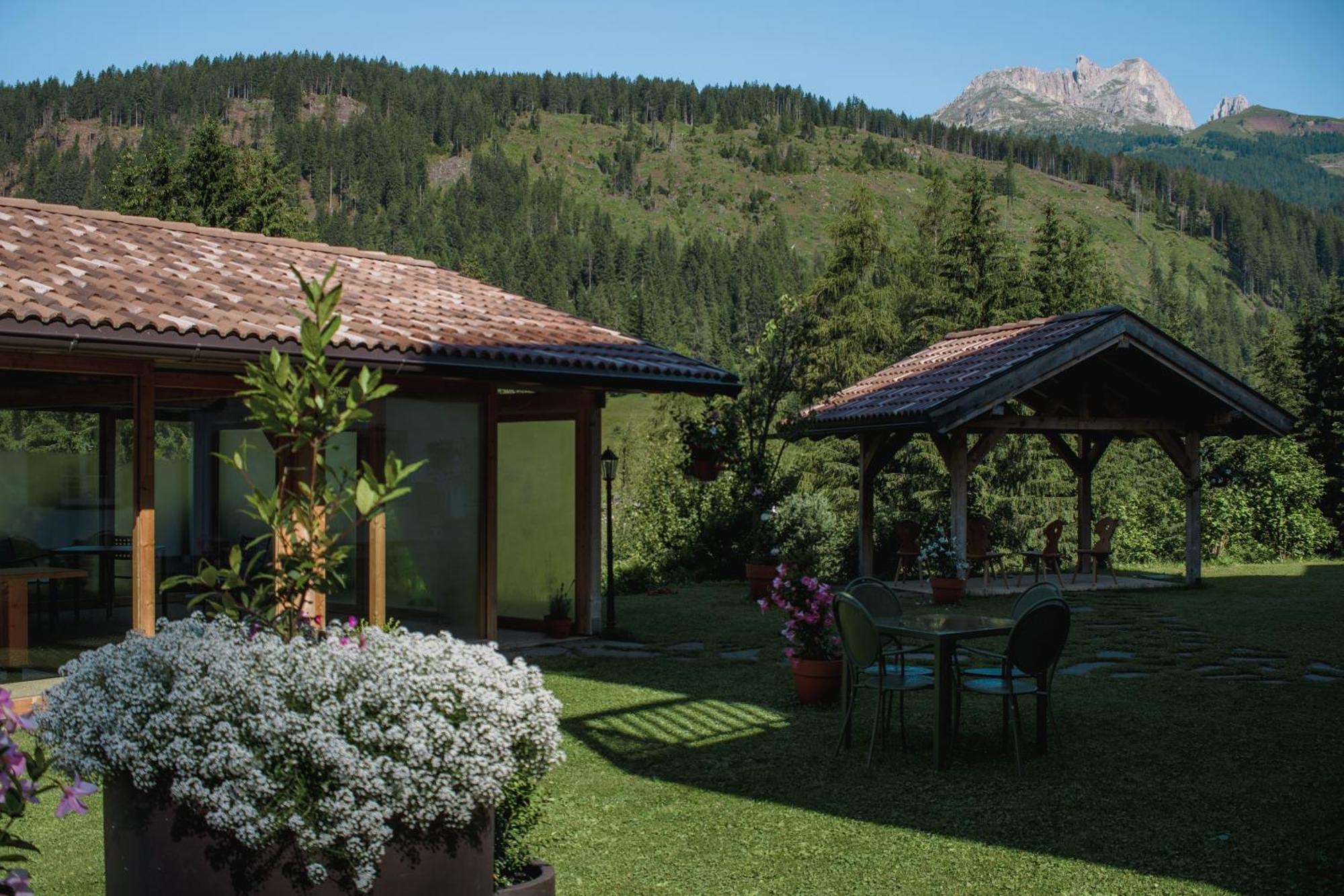 Hotel La Lum De Roisc Soraga Exteriér fotografie